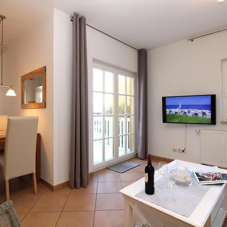 Uns Strandhus 7 - Sonnendeck Apartment Kuehlungsborn